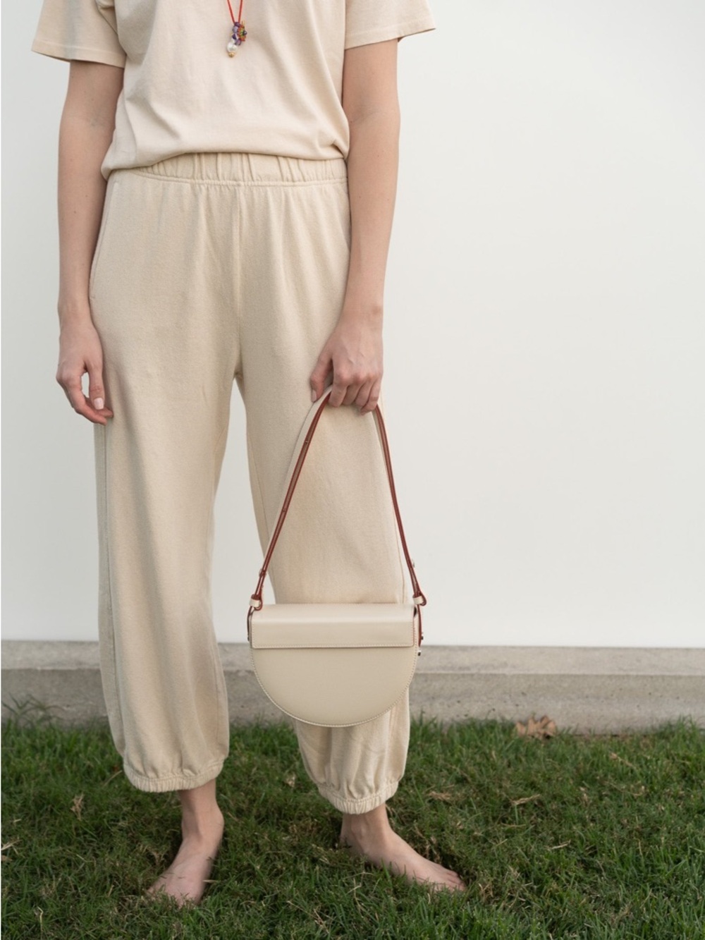 Relaxed Cream Elastic-Waist Jogger Pants